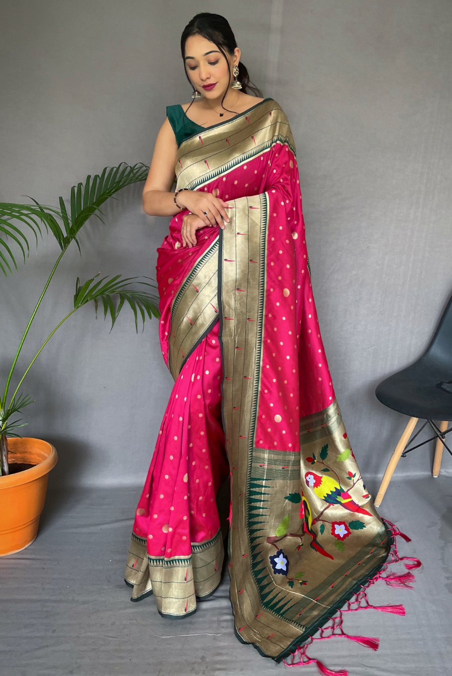 Rashmika Chintamani Blue: Paithani Soft Silk Kadiyal Double Pallu Saree –  Varkala Silk Saree